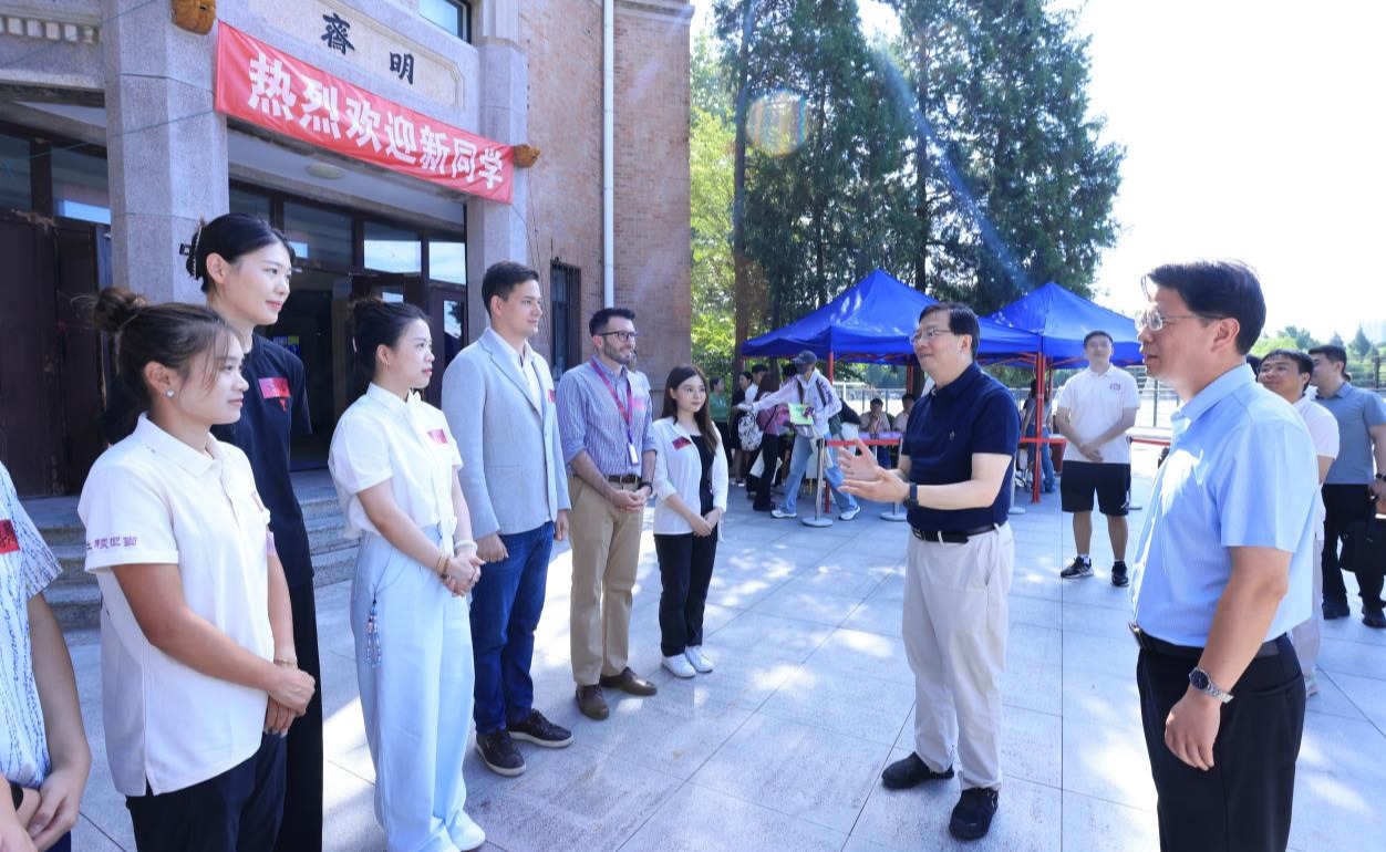 2025新澳门开门原料免费