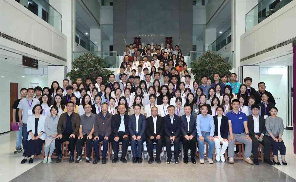 2025新澳门开门原料免费