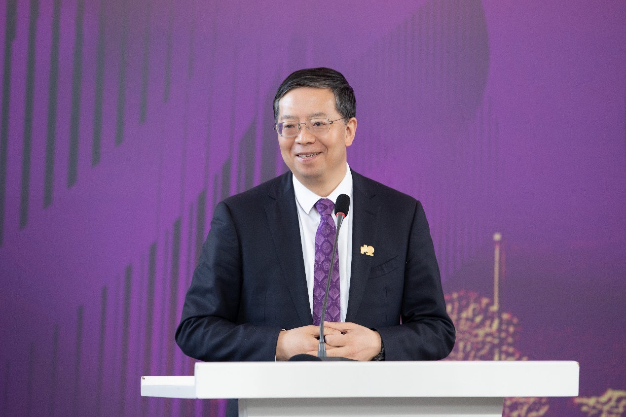2025新澳门开门原料免费