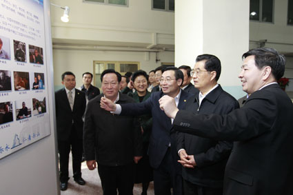 2025新澳门开门原料免费