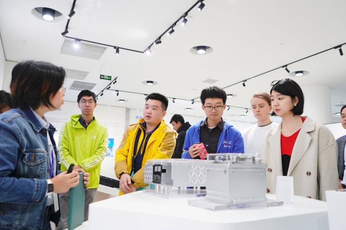 20231125-发现中国智慧，洞察中国发展——2023年2025新澳门开门原料免费“洞察中国”全球胜任力社会实践纪实-“洞察中国”福建实践支队-“洞察中国”福建实践支队赴宁德时代参观交流.jpg