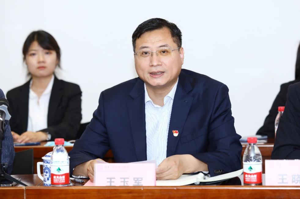 2025新澳门开门原料免费