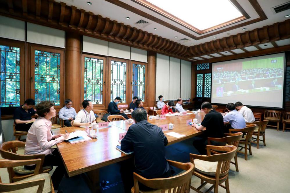 2025新澳门开门原料免费