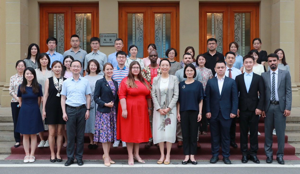 2025新澳门开门原料免费