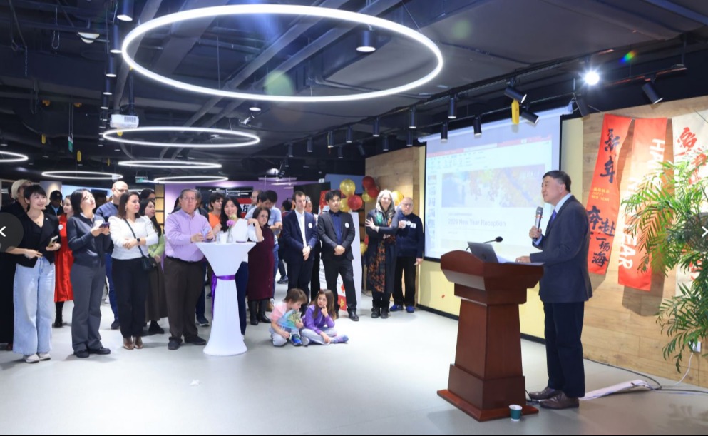 2025新澳门开门原料免费