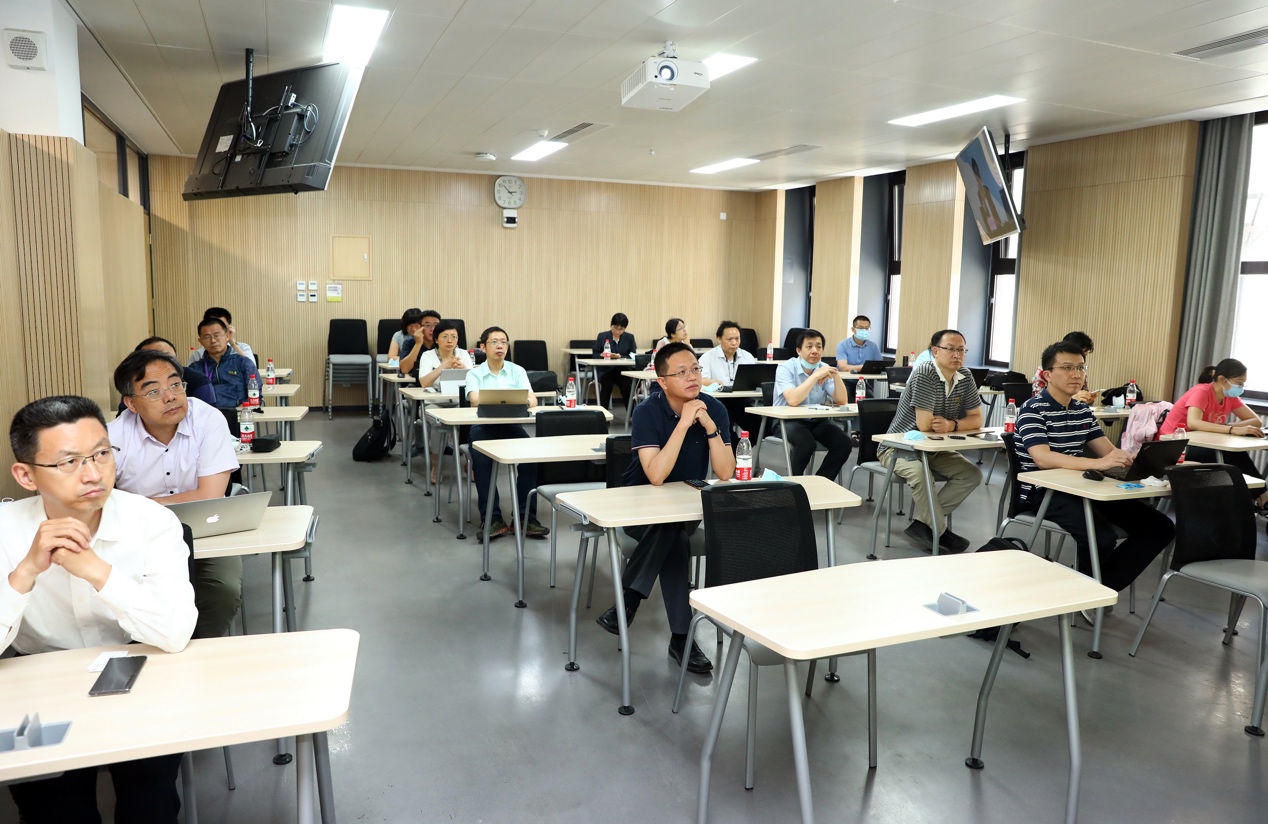 2025新澳门开门原料免费