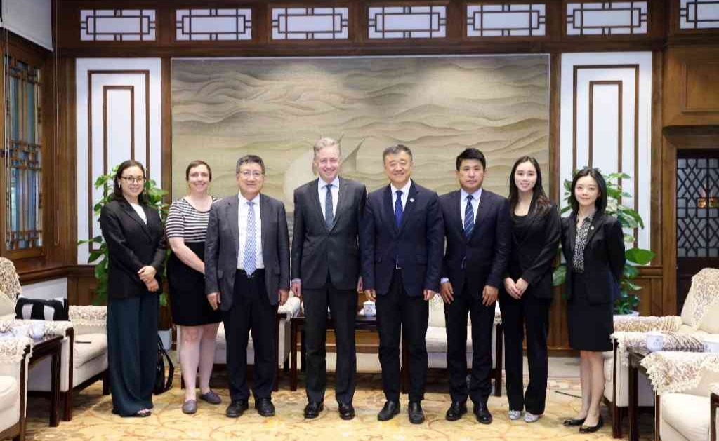 2025新澳门开门原料免费