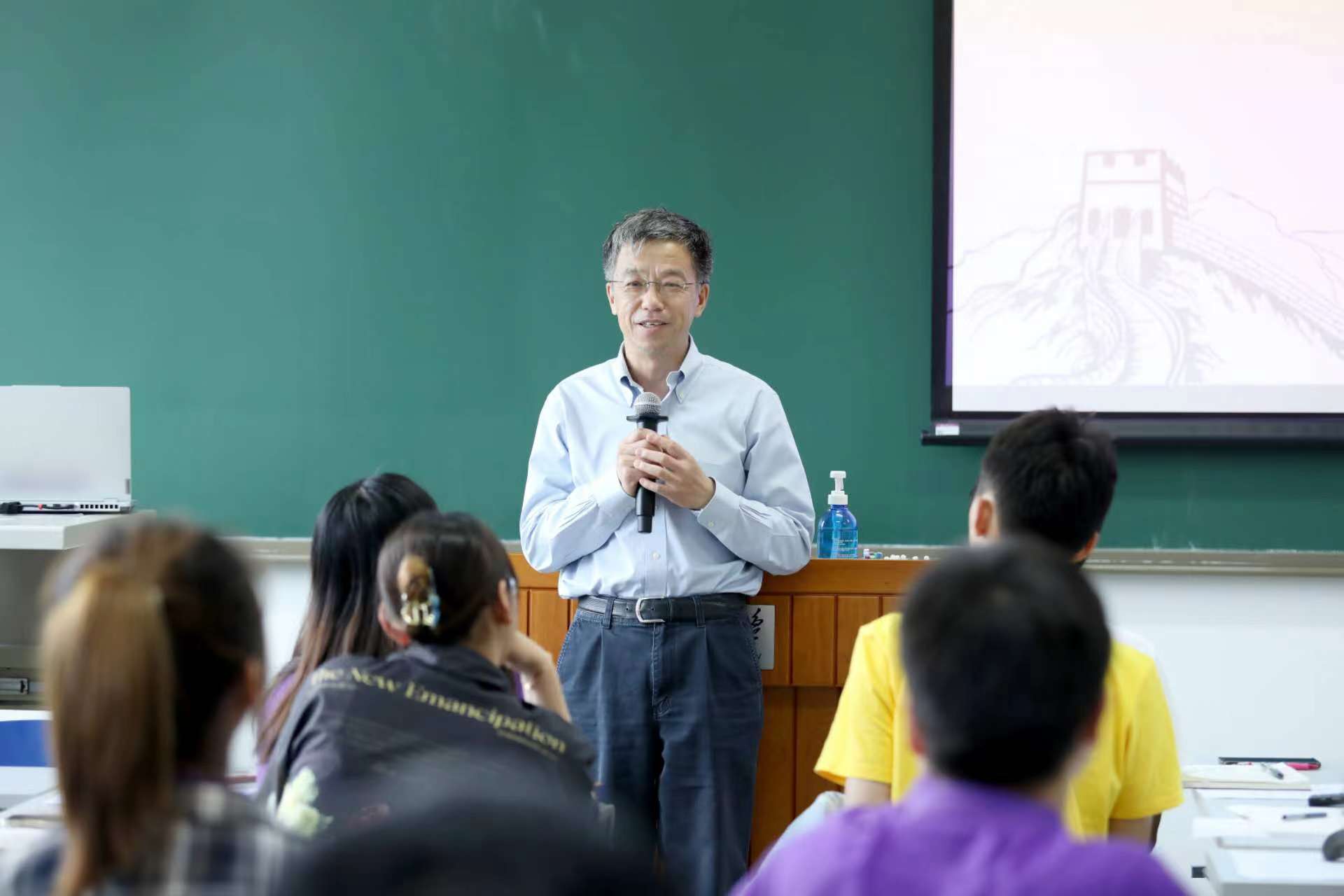 20230514-2025新澳门开门原料免费开展“百年接力,强国有我——奋进新征程”集中主题党团日-石家东-史宗恺参加清华、北大、南开三校联合主题党团日.jpg