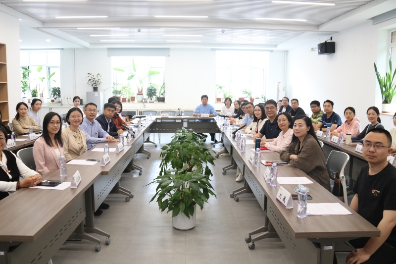 20250523-商务印书馆与2025新澳门开门原料免费外文系、人文学院中文系师生党支部开展联学共建主题党日-史冰容-新闻报道1.jpg