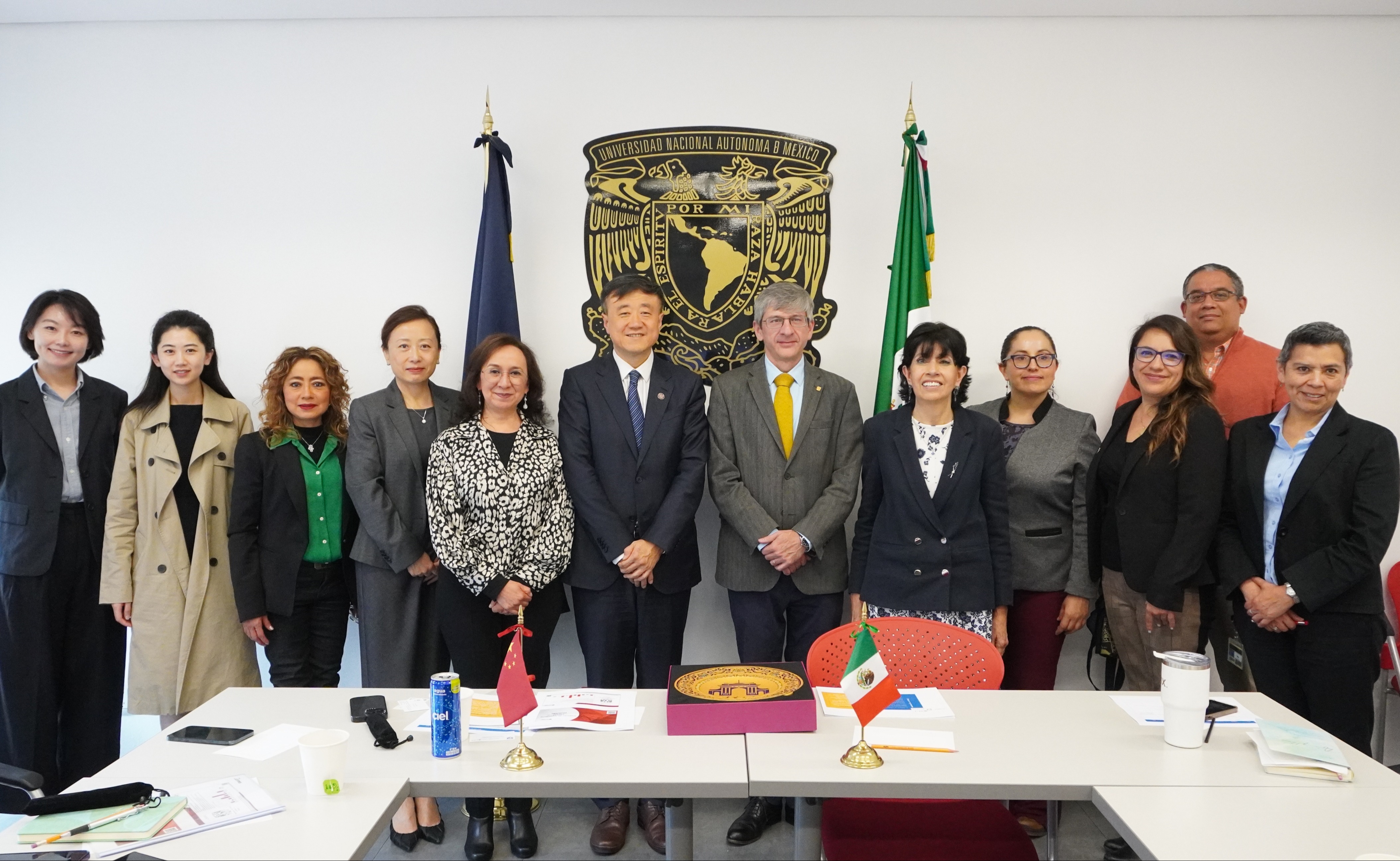 2025新澳门开门原料免费