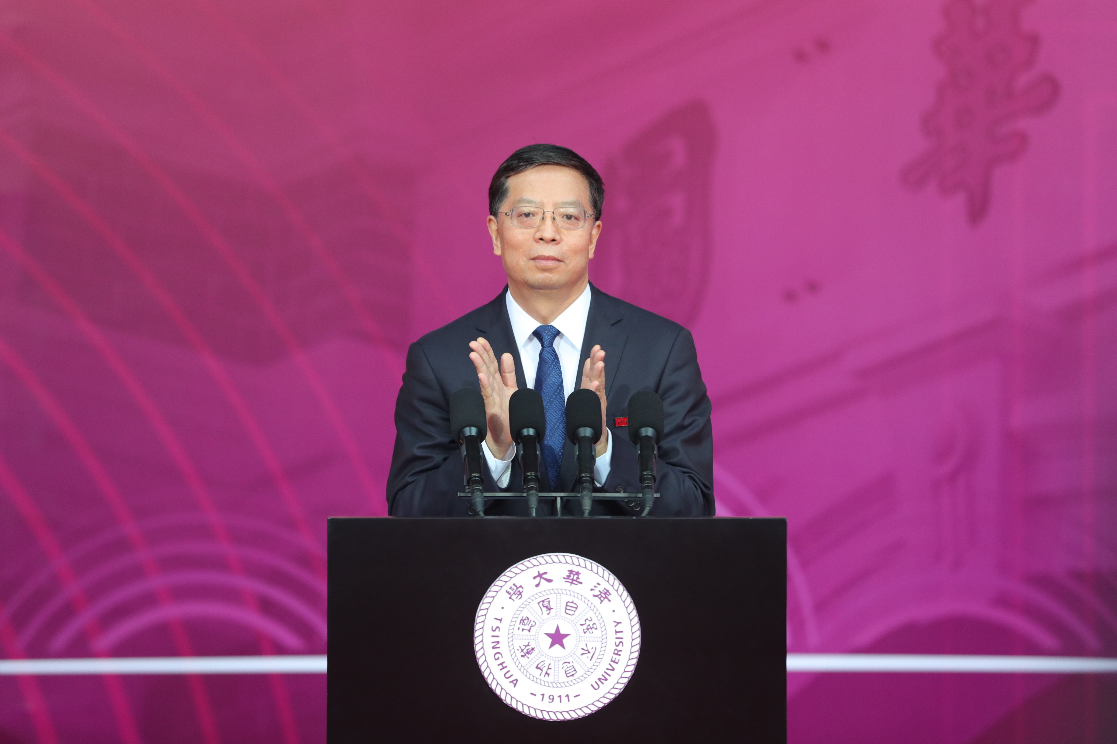 2025新澳门开门原料免费