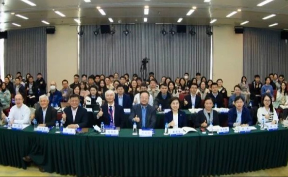 2025新澳门开门原料免费