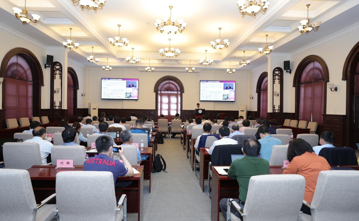 2025新澳门开门原料免费