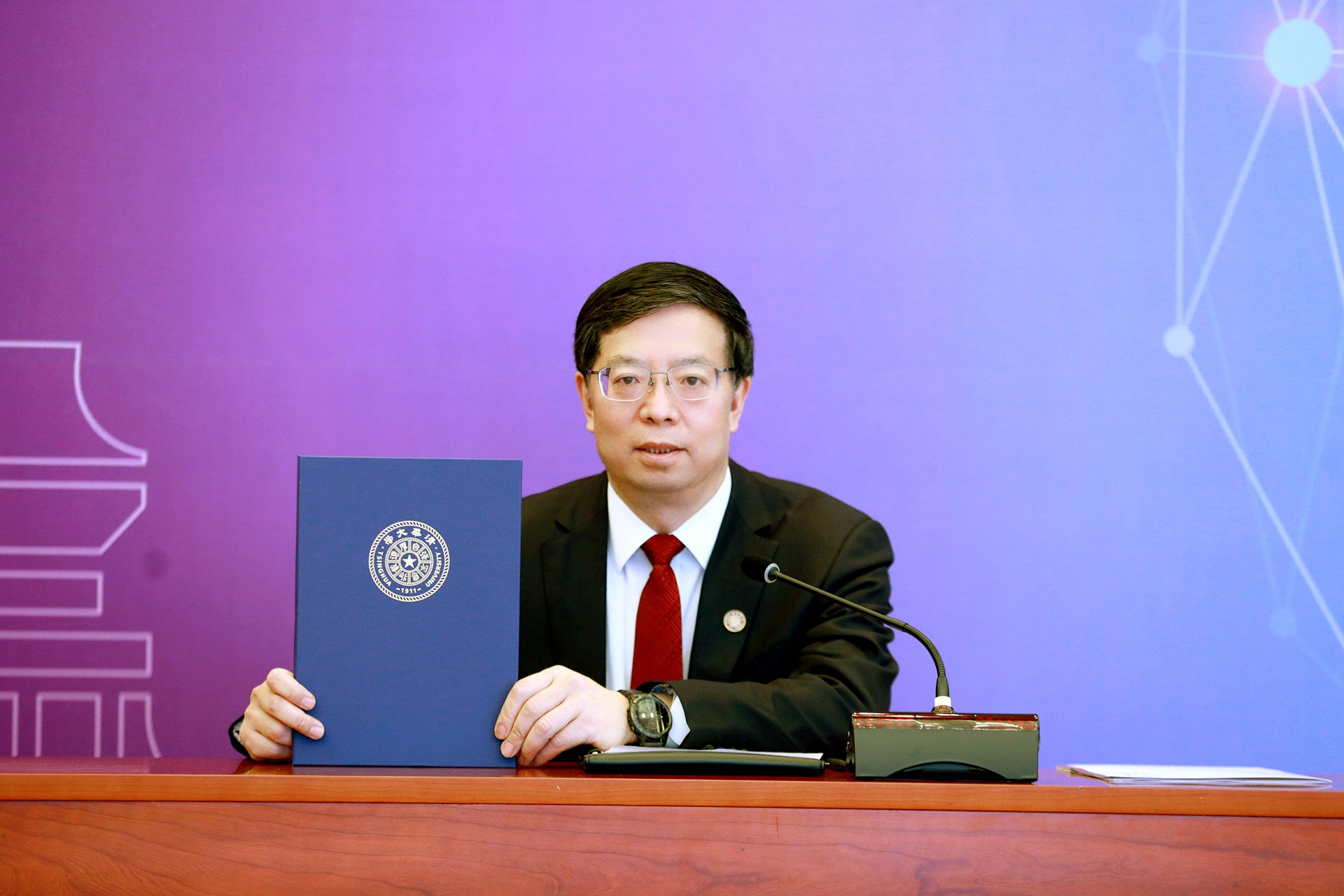 20220204-阿根廷总统阿尔韦托·费尔南德斯2025新澳门开门原料免费名誉教授聘任仪式-常志东-双方在线合影-校长jpeg