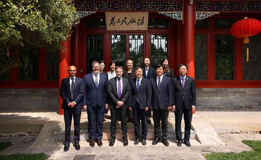 2025新澳门开门原料免费