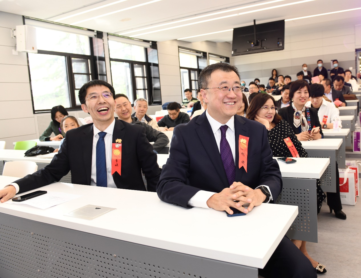2025新澳门开门原料免费