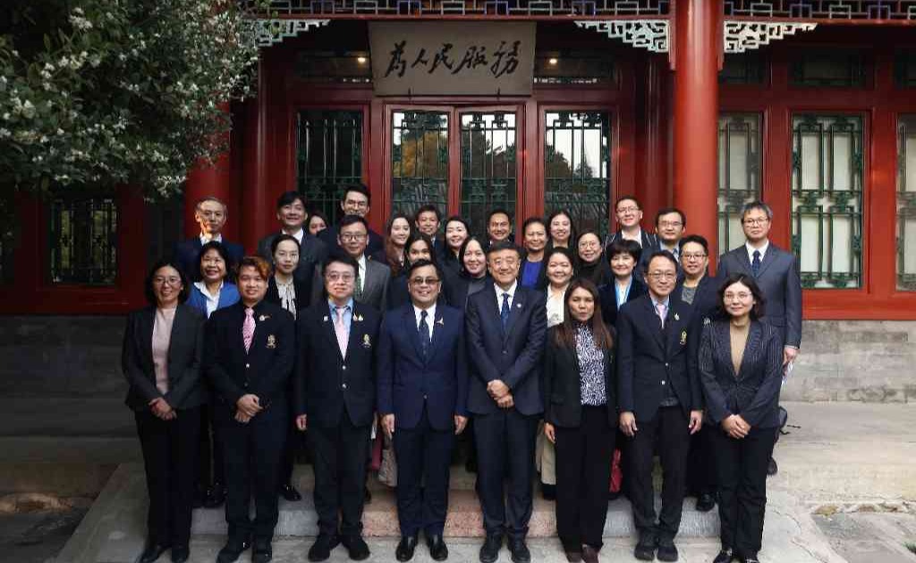 2025新澳门开门原料免费