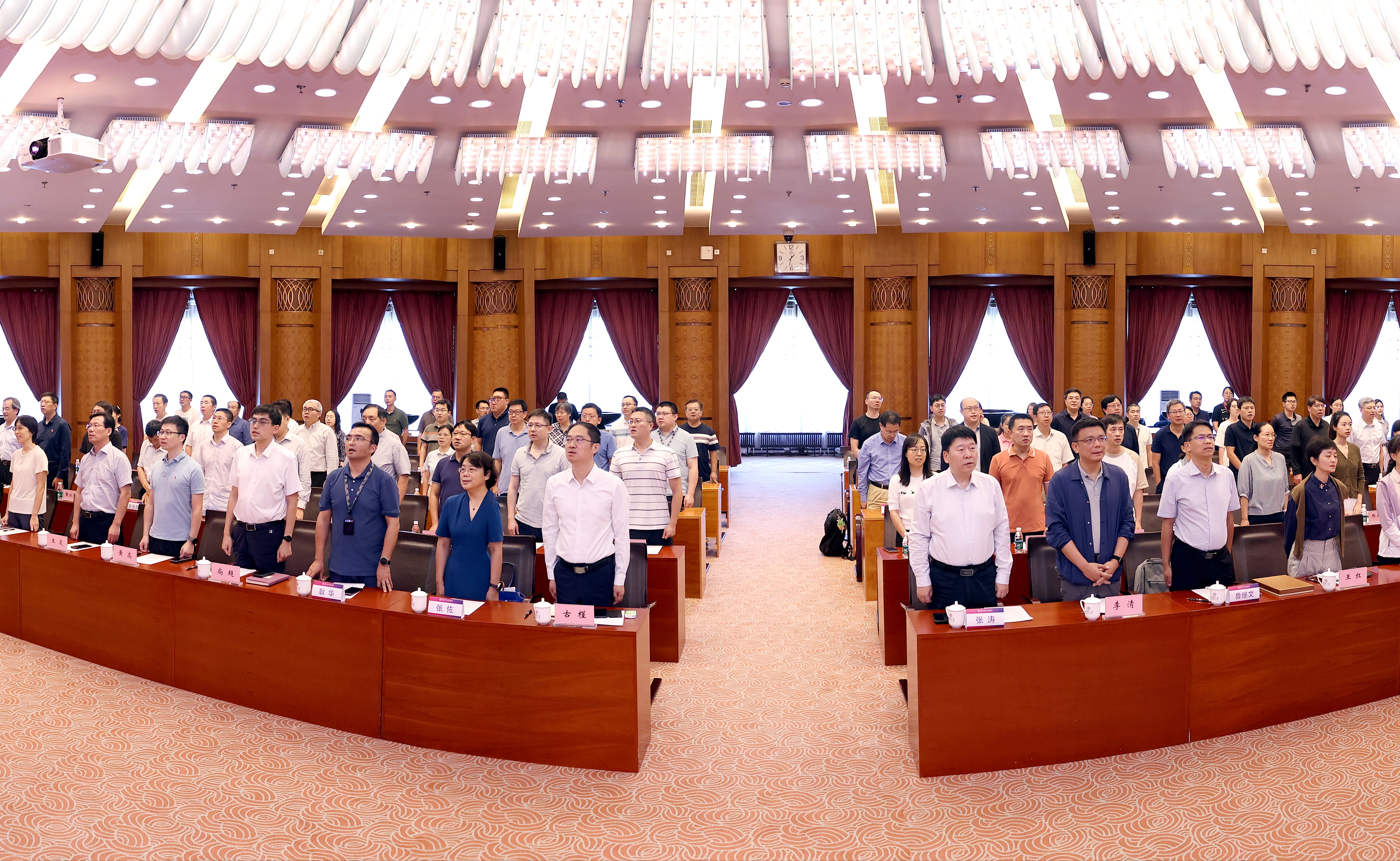 2025新澳门开门原料免费