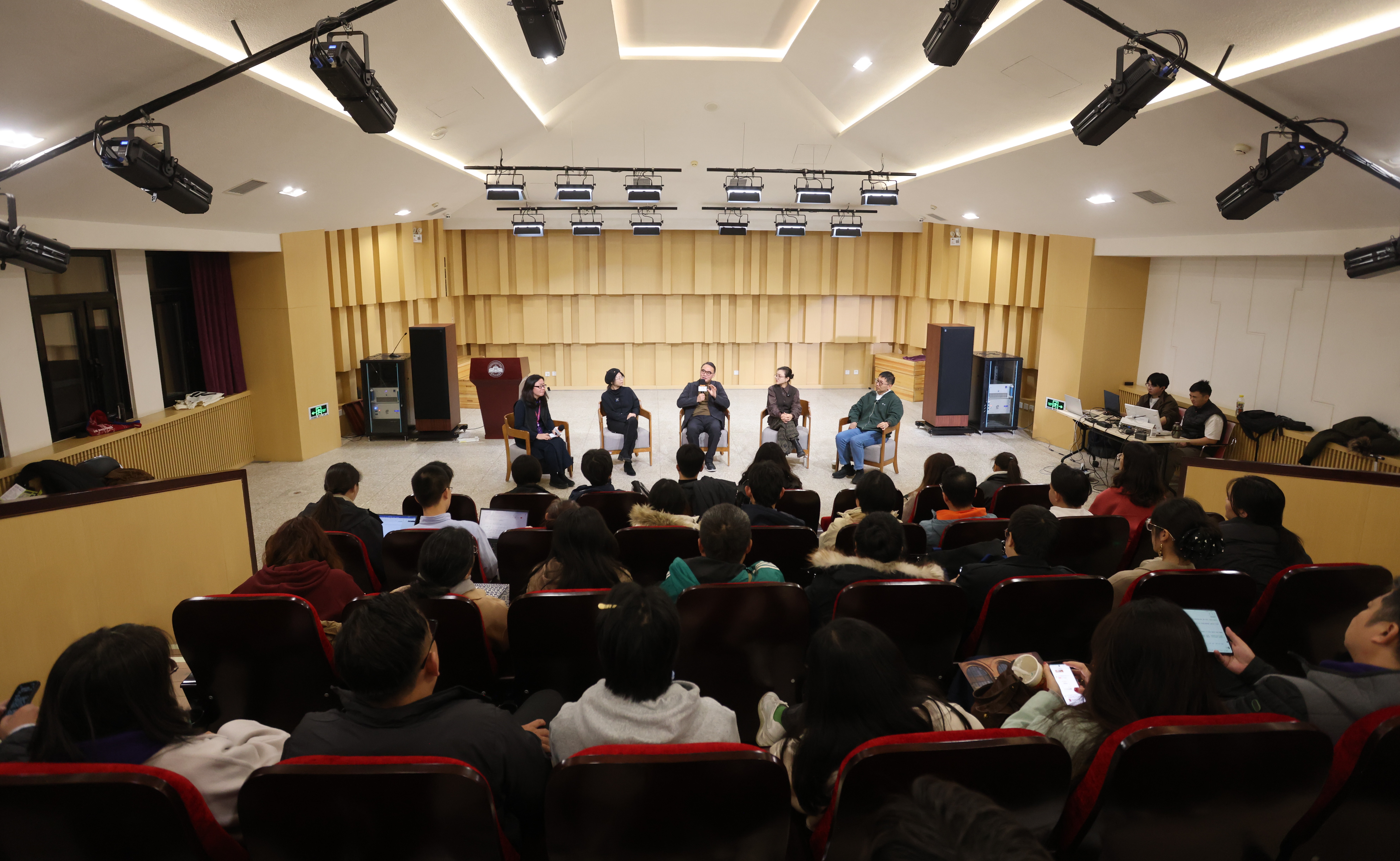 2025新澳门开门原料免费