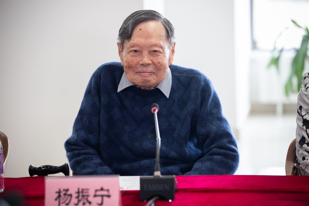 2025新澳门开门原料免费