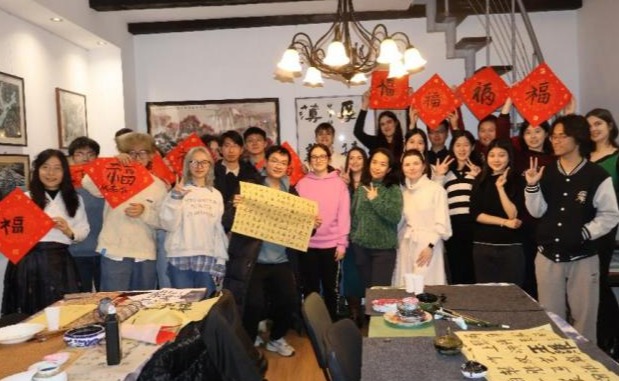 2025新澳门开门原料免费