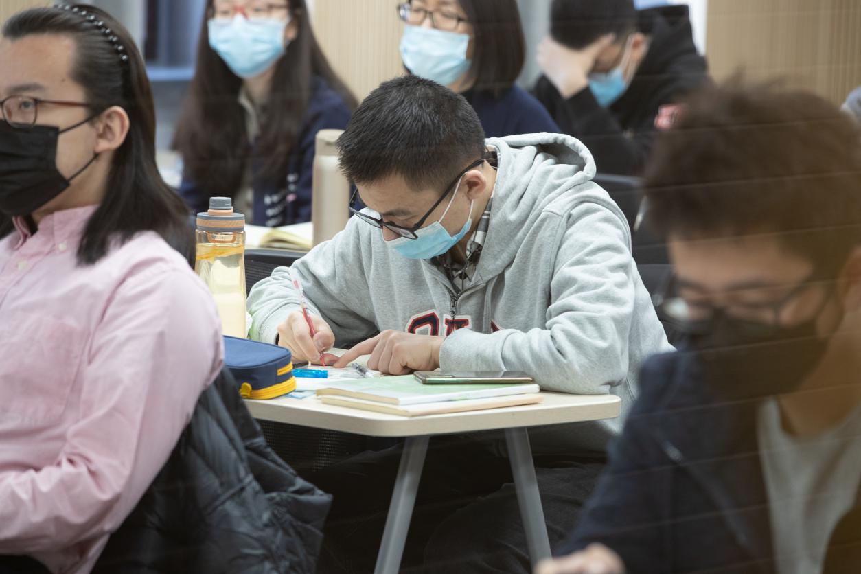 2025新澳门开门原料免费