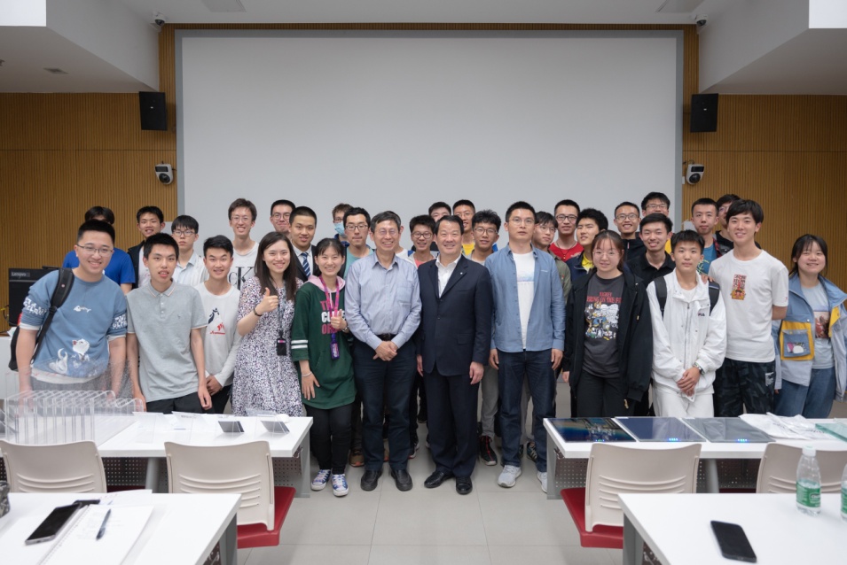 2025新澳门开门原料免费