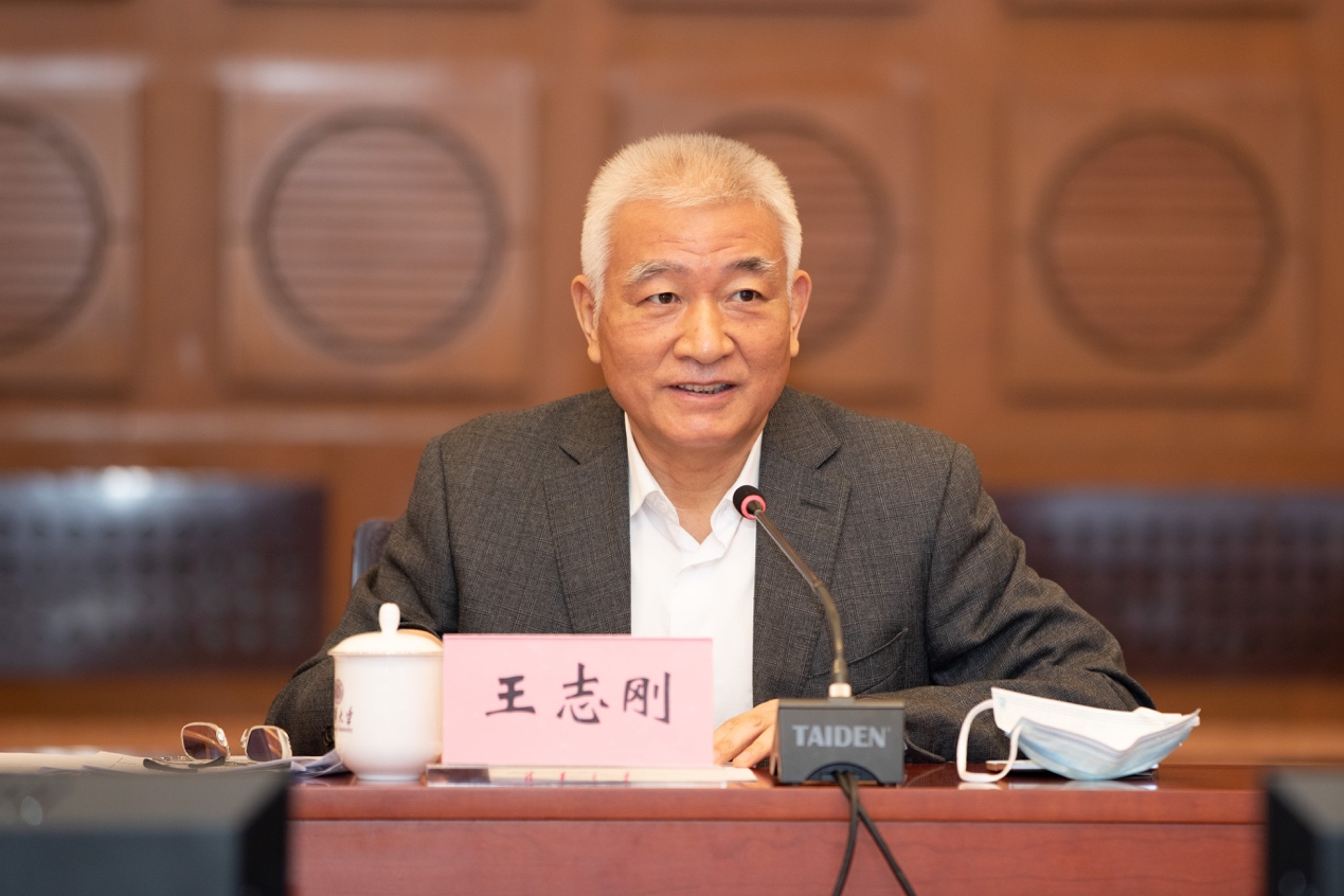2025新澳门开门原料免费