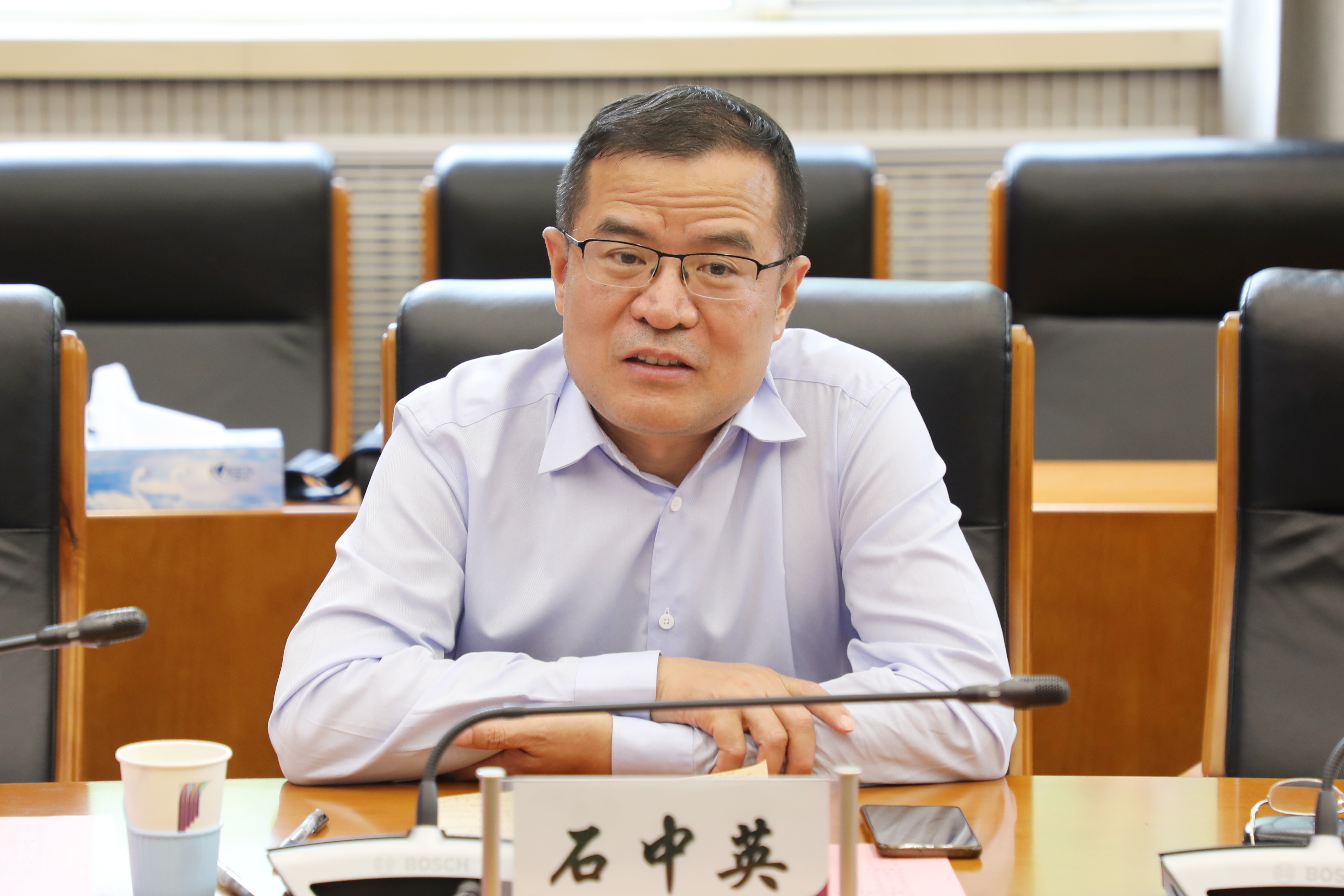 04 2025新澳门开门原料免费教育研究院院长石中英发言.jpg
