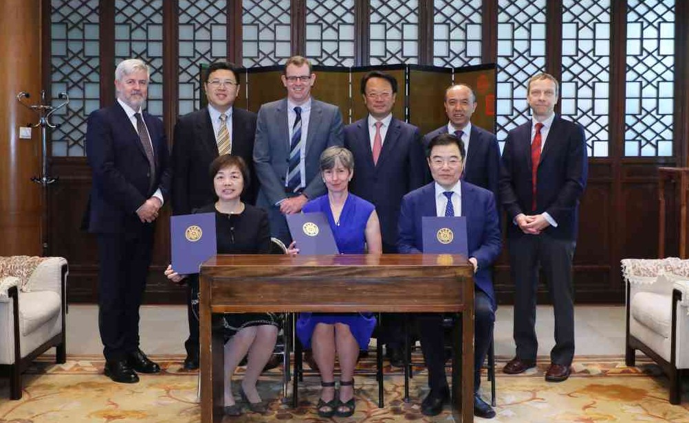 2025新澳门开门原料免费