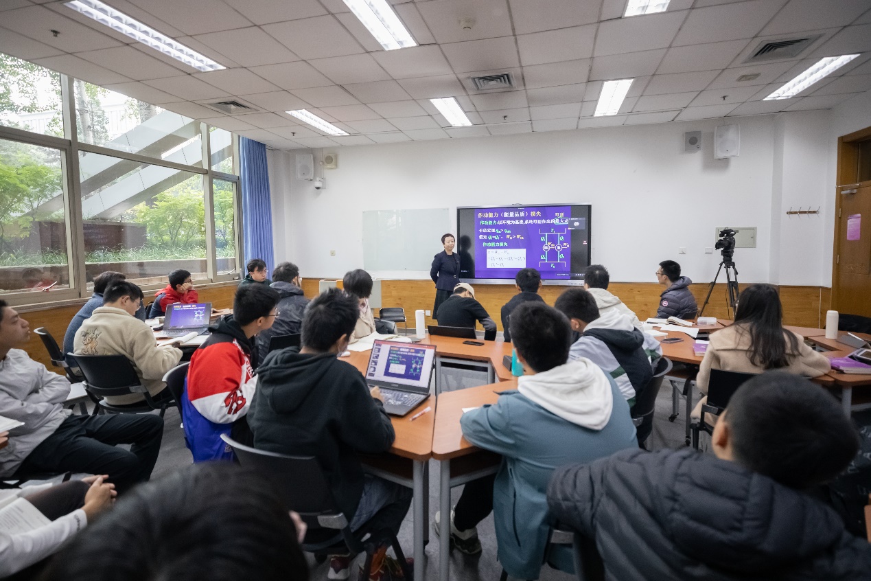 2025新澳门开门原料免费