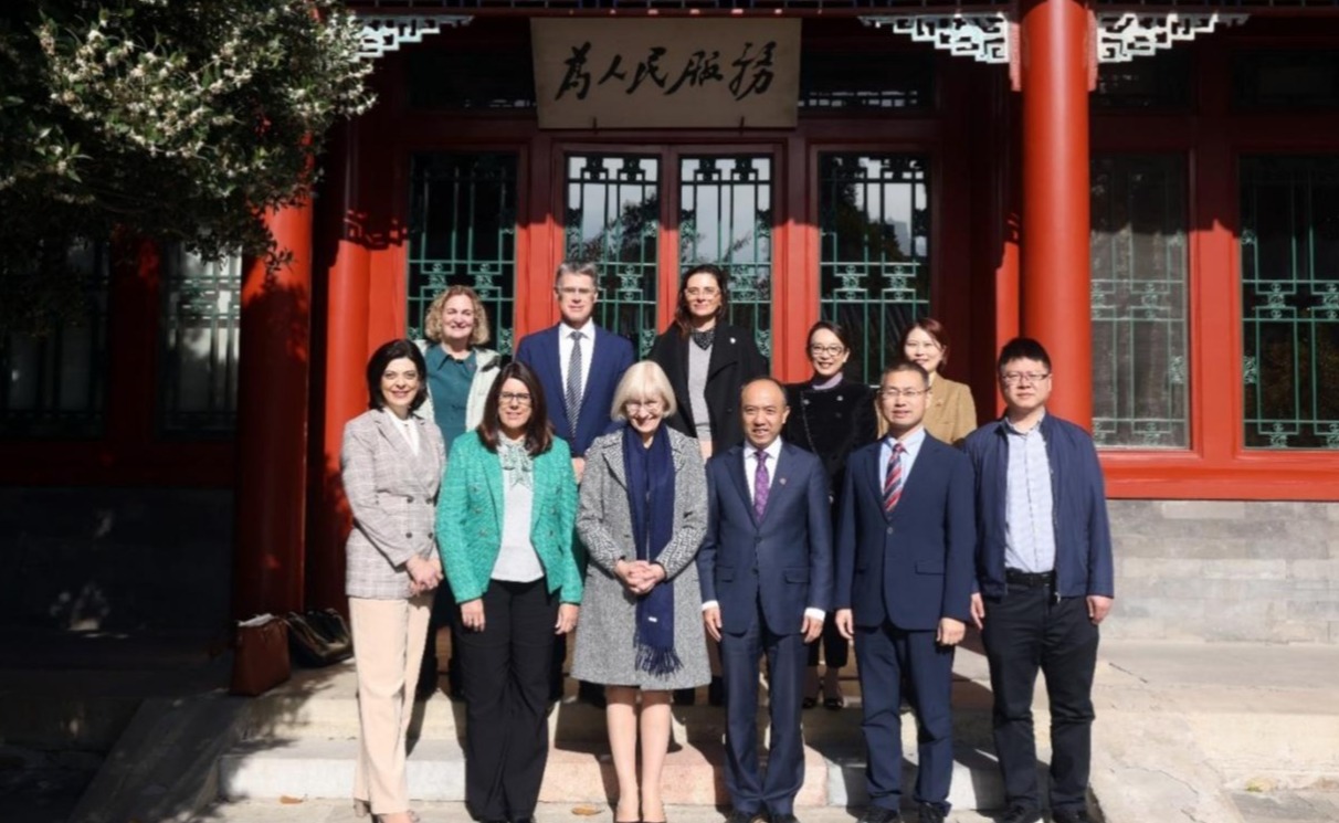 2025新澳门开门原料免费