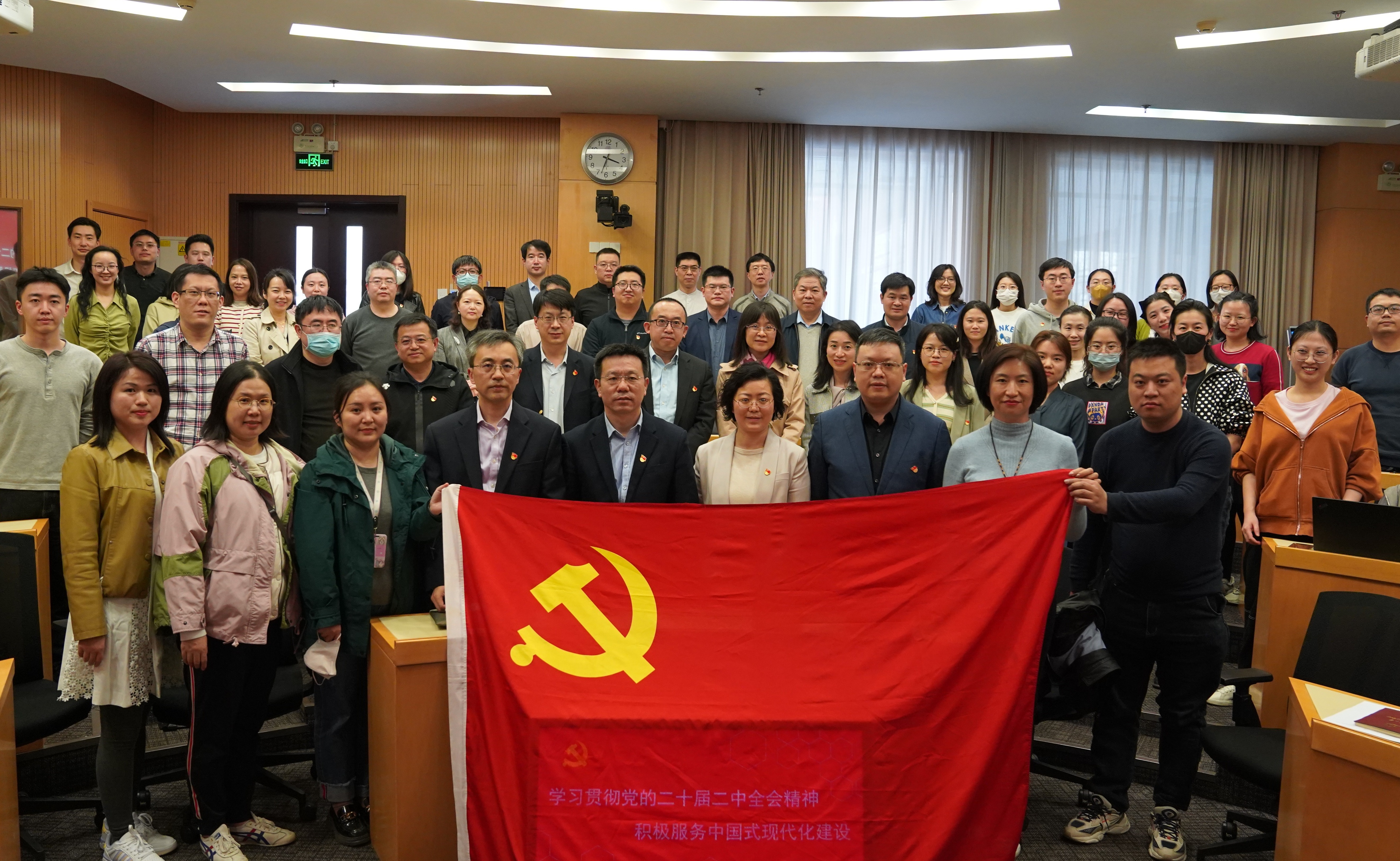 2025新澳门开门原料免费
