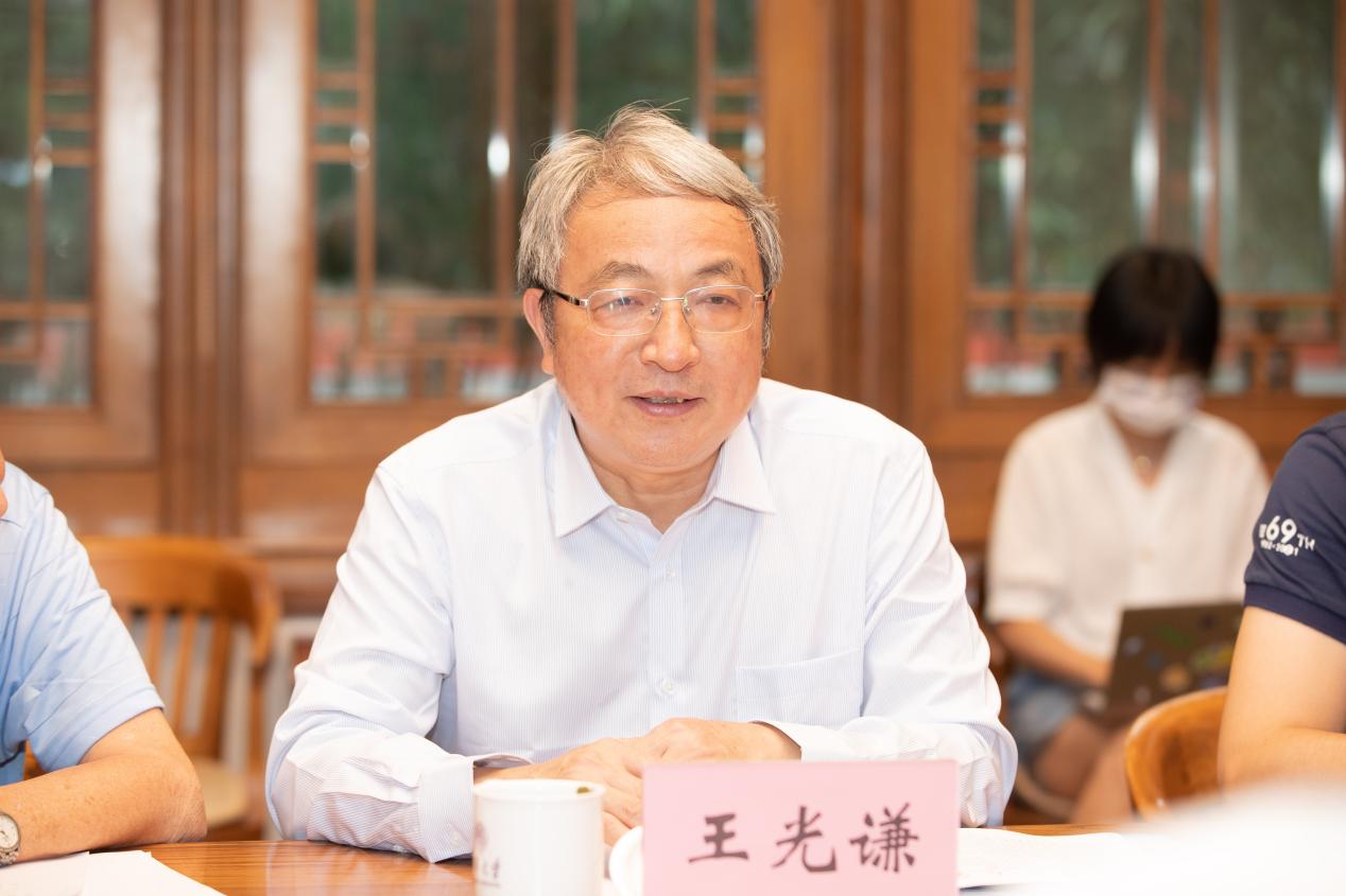 2025新澳门开门原料免费