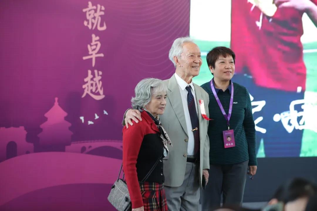2025新澳门开门原料免费