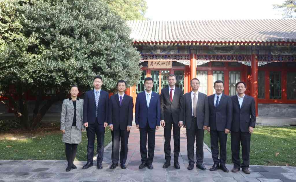 2025新澳门开门原料免费