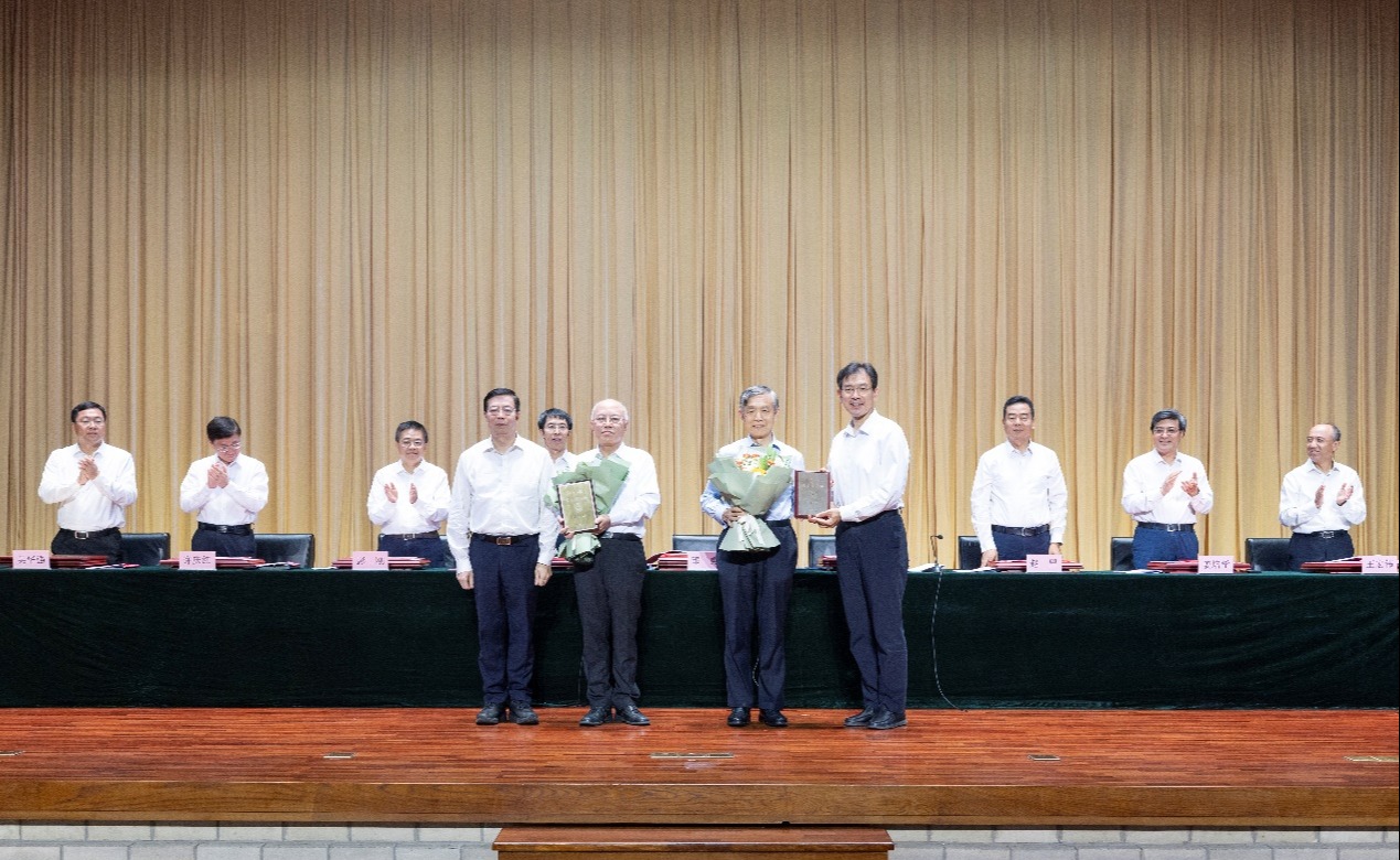 2025新澳门开门原料免费