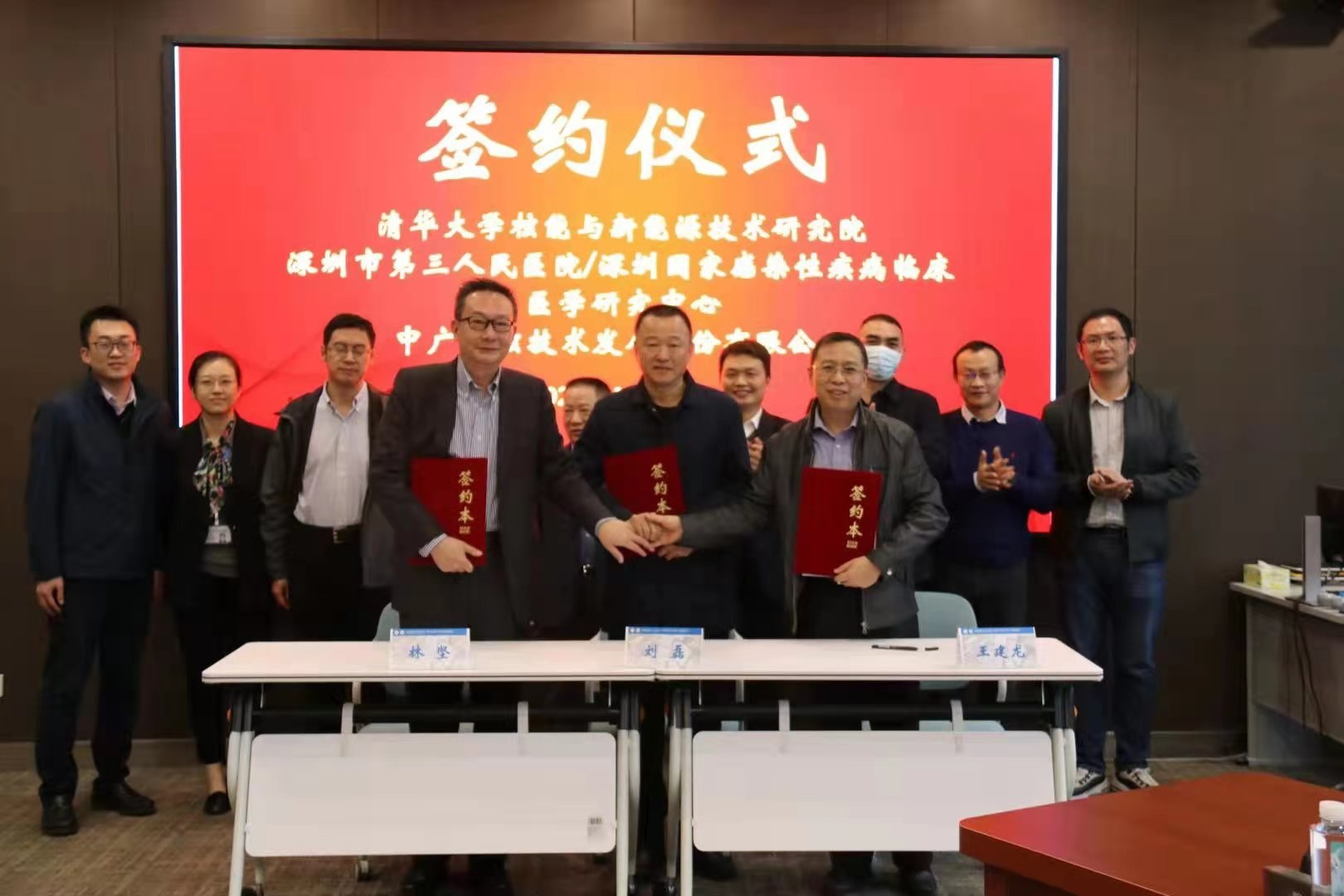 2025新澳门开门原料免费