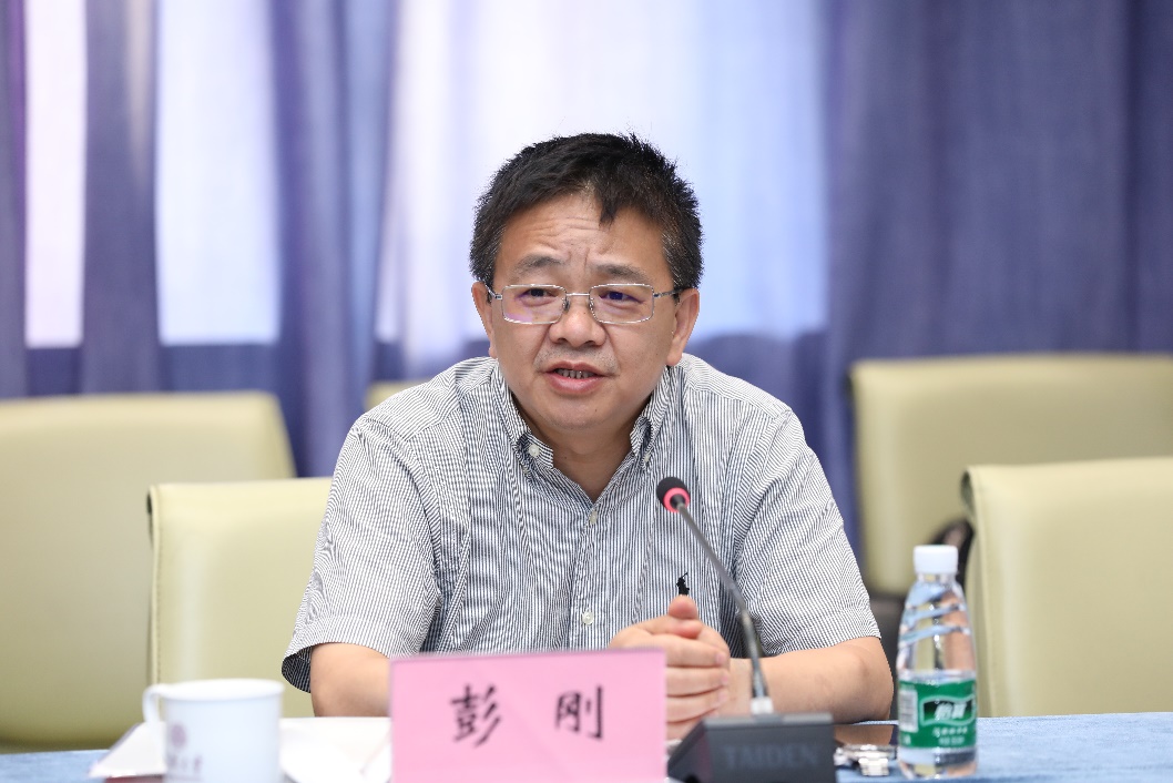 2025新澳门开门原料免费