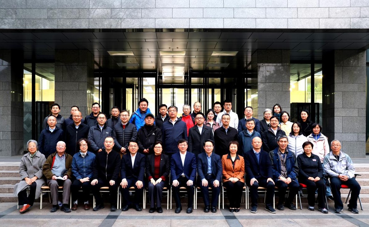 2025新澳门开门原料免费