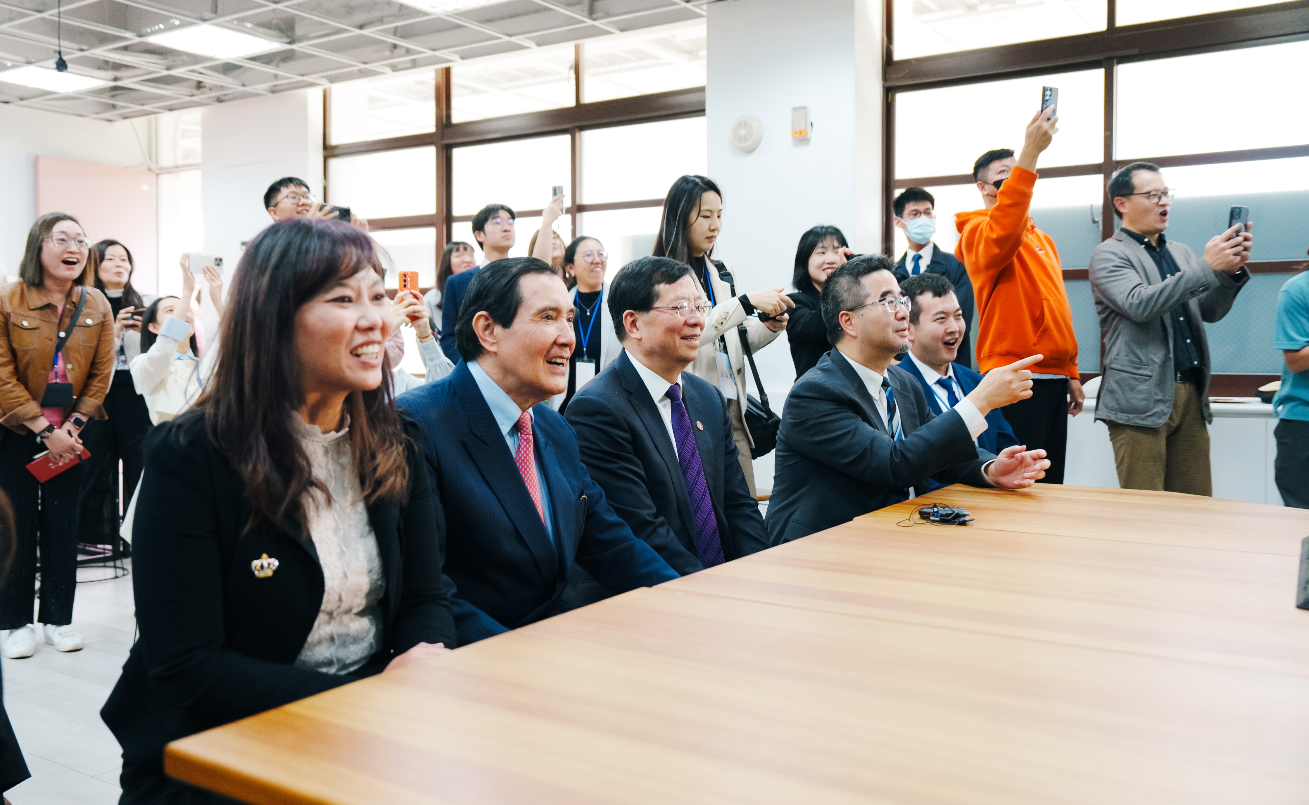 2025新澳门开门原料免费