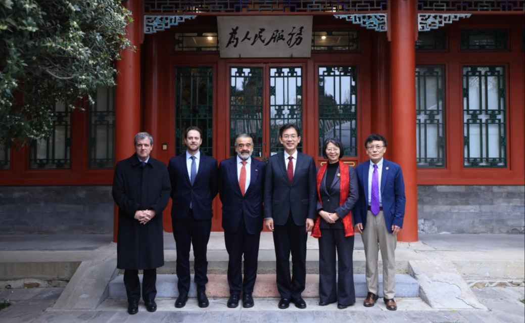 2025新澳门开门原料免费