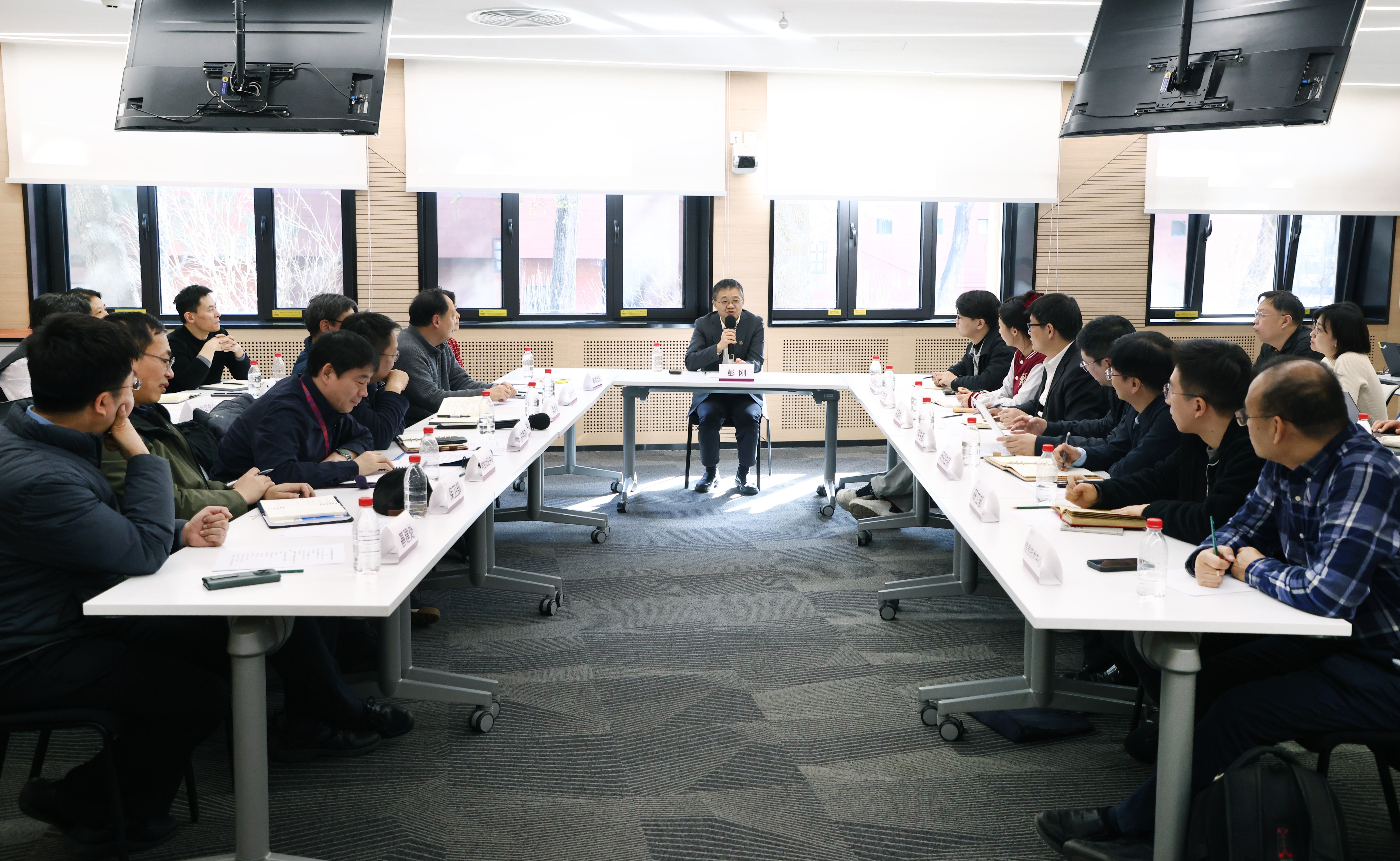 2025新澳门开门原料免费