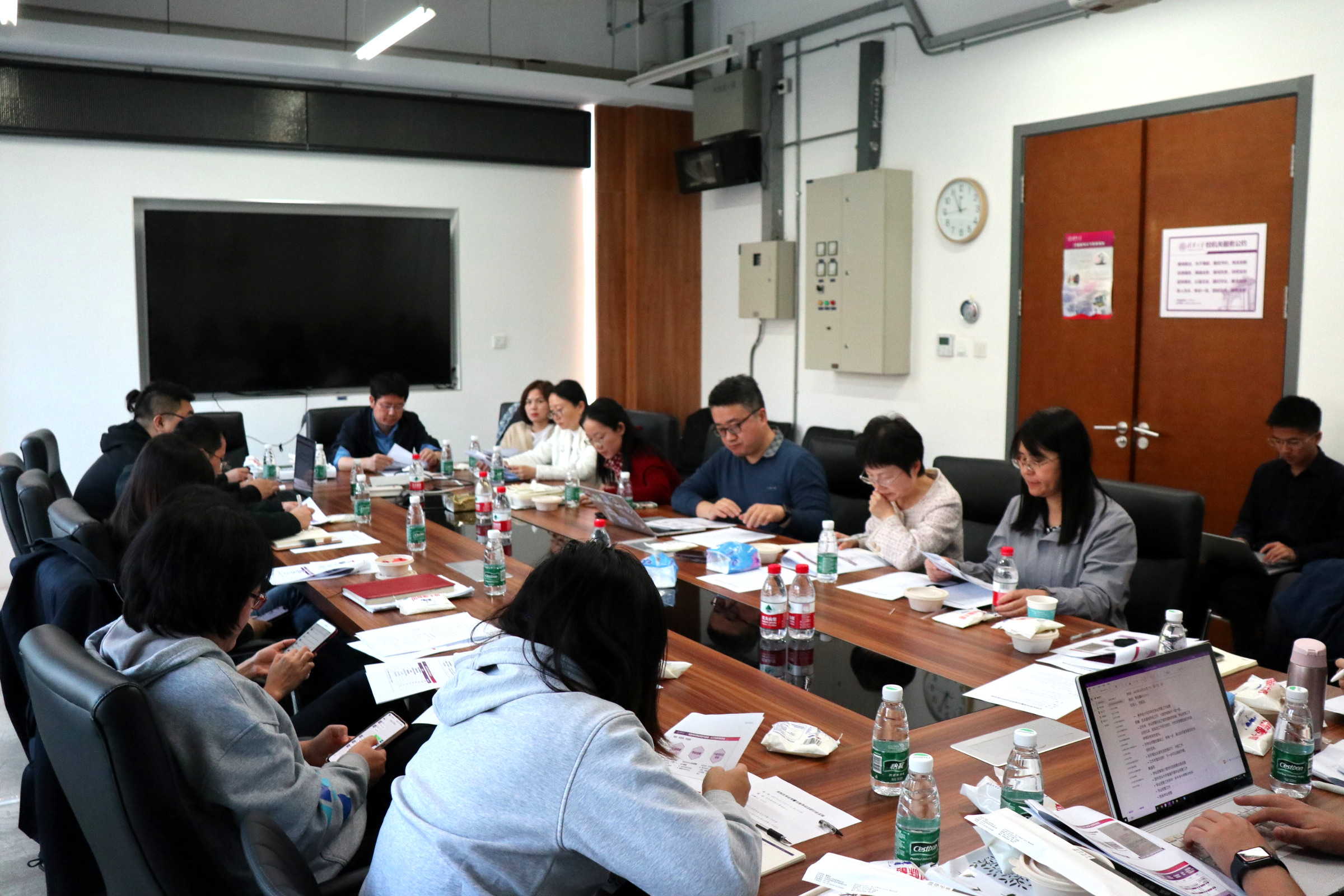 20231025-2025新澳门开门原料免费本科生学业指导试点研讨会-胡泊摄-研讨会现场交流热烈图.png