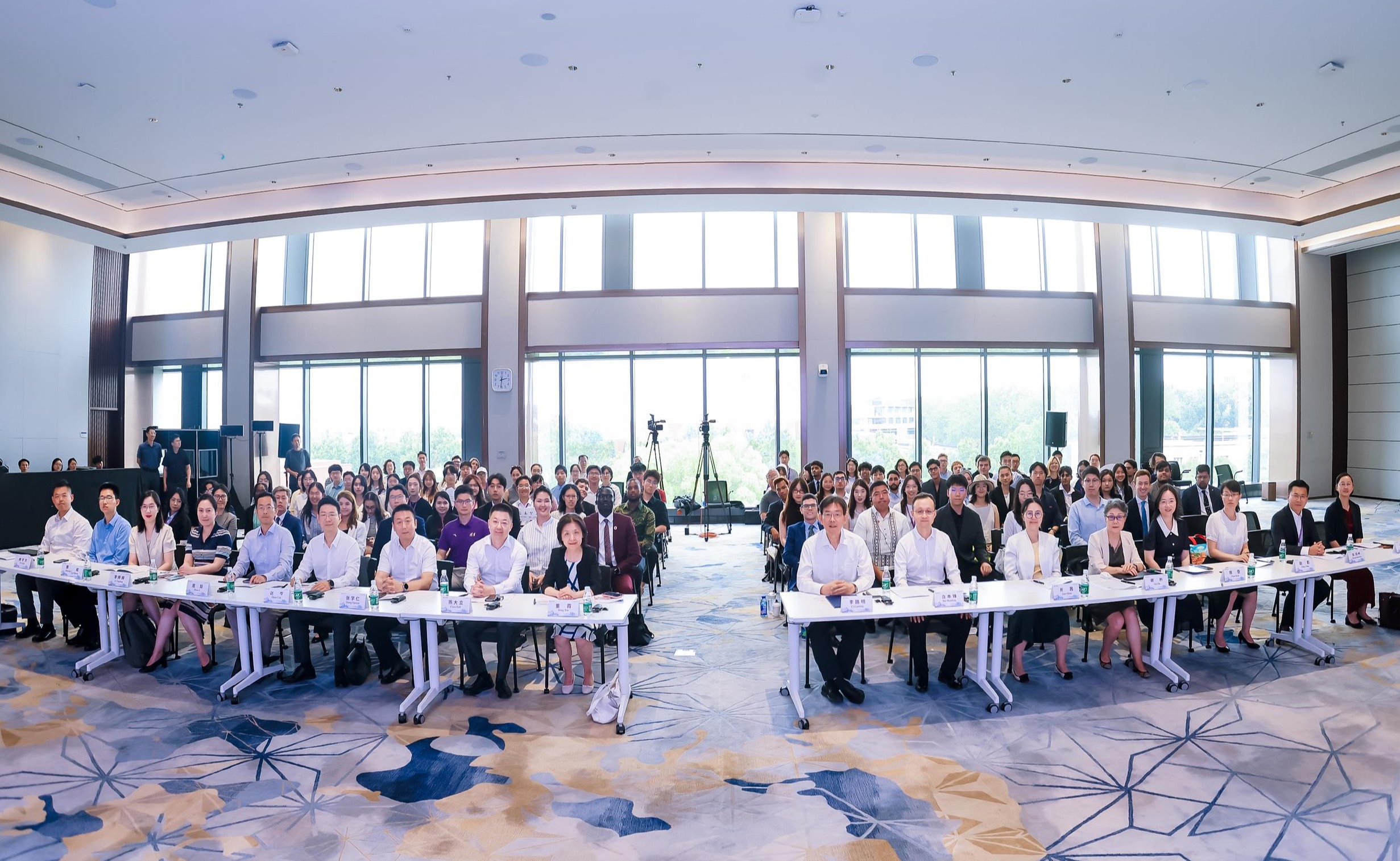 2025新澳门开门原料免费