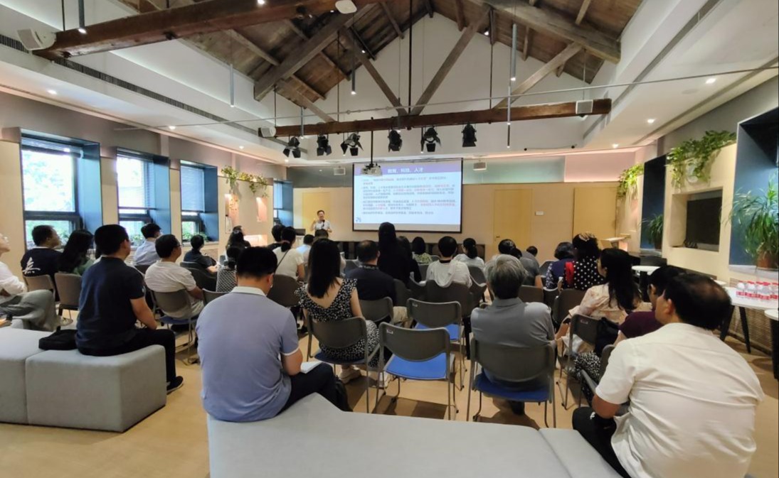 2025新澳门开门原料免费