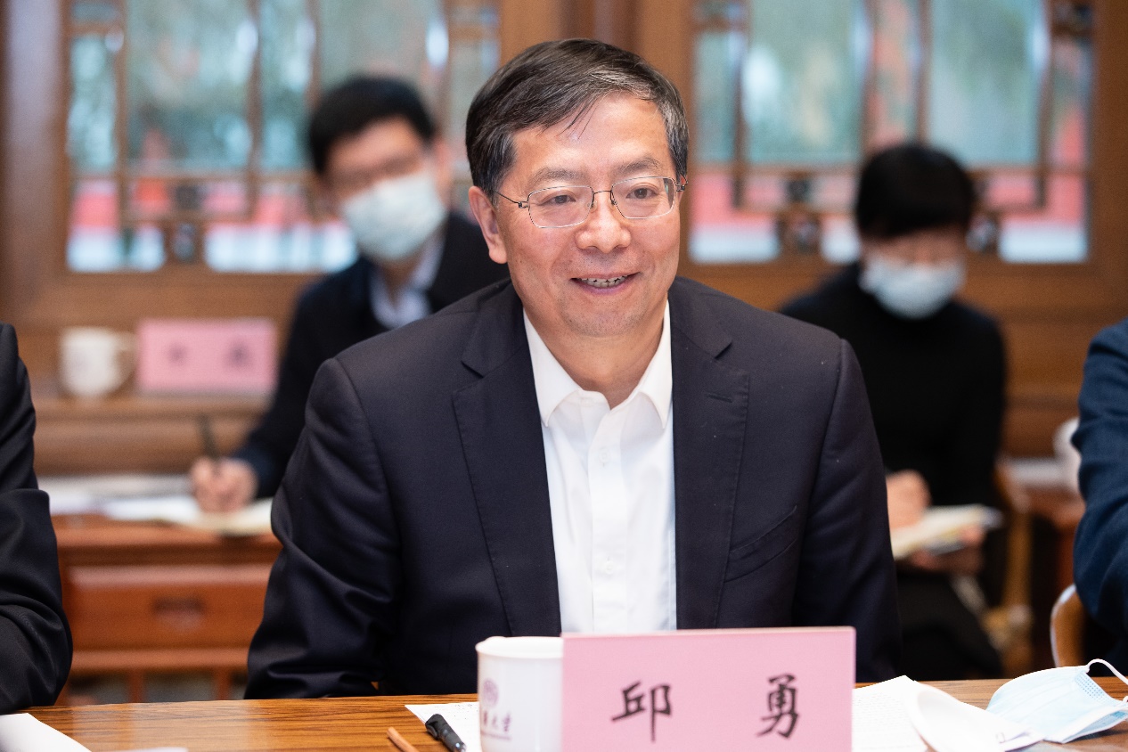 2025新澳门开门原料免费