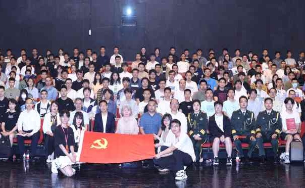 2025新澳门开门原料免费