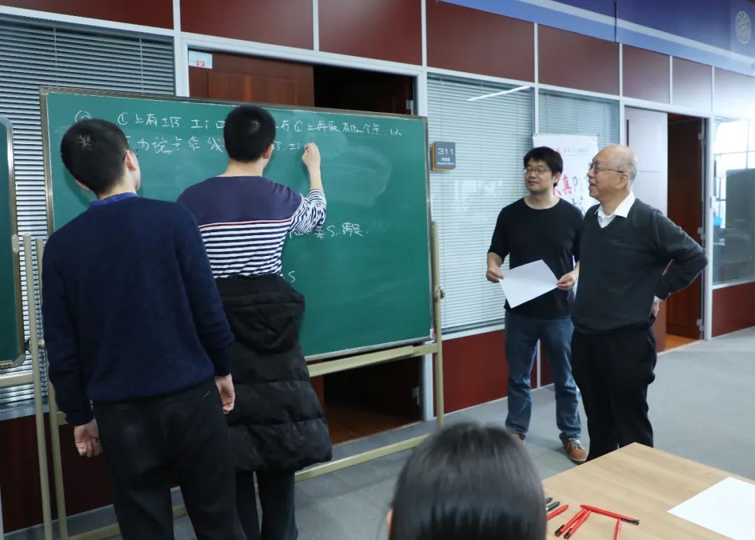 2025新澳门开门原料免费