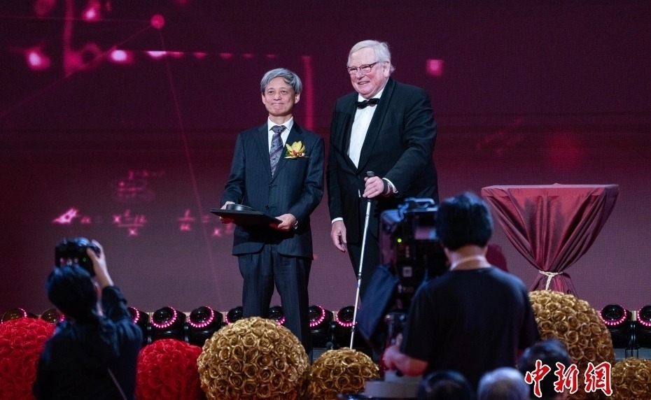 2025新澳门开门原料免费